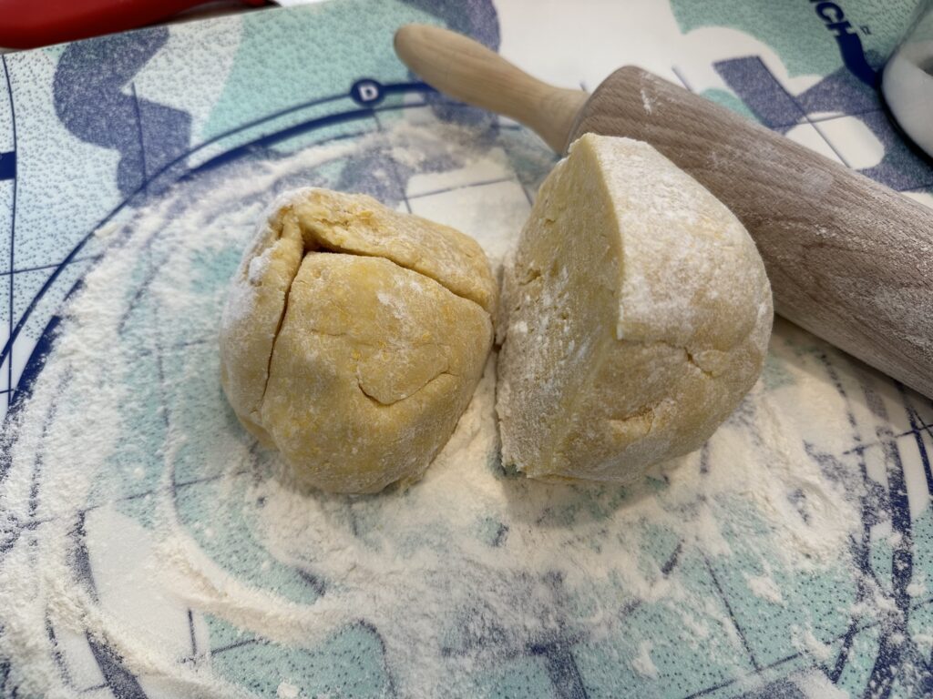 A ball of pie dough ready to be flattened