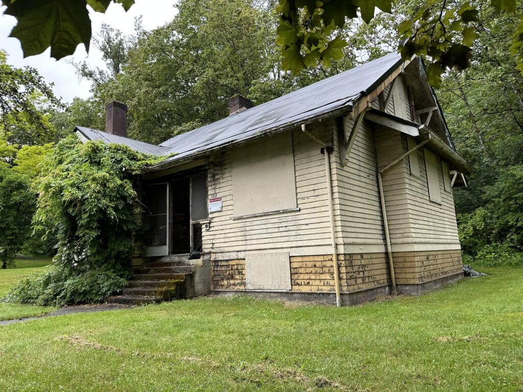 One of the small "cottages" that dot the land around the complex.