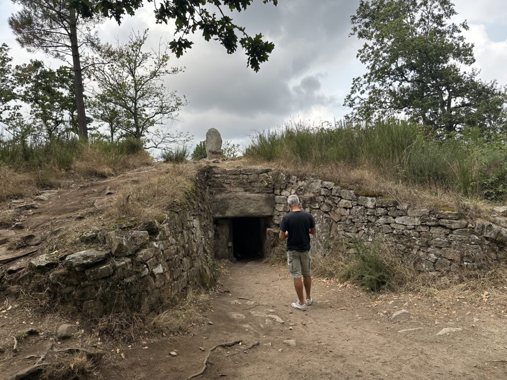 The tumulus, with a menhir on top, and a dolmen underneath for the entrance corridor 