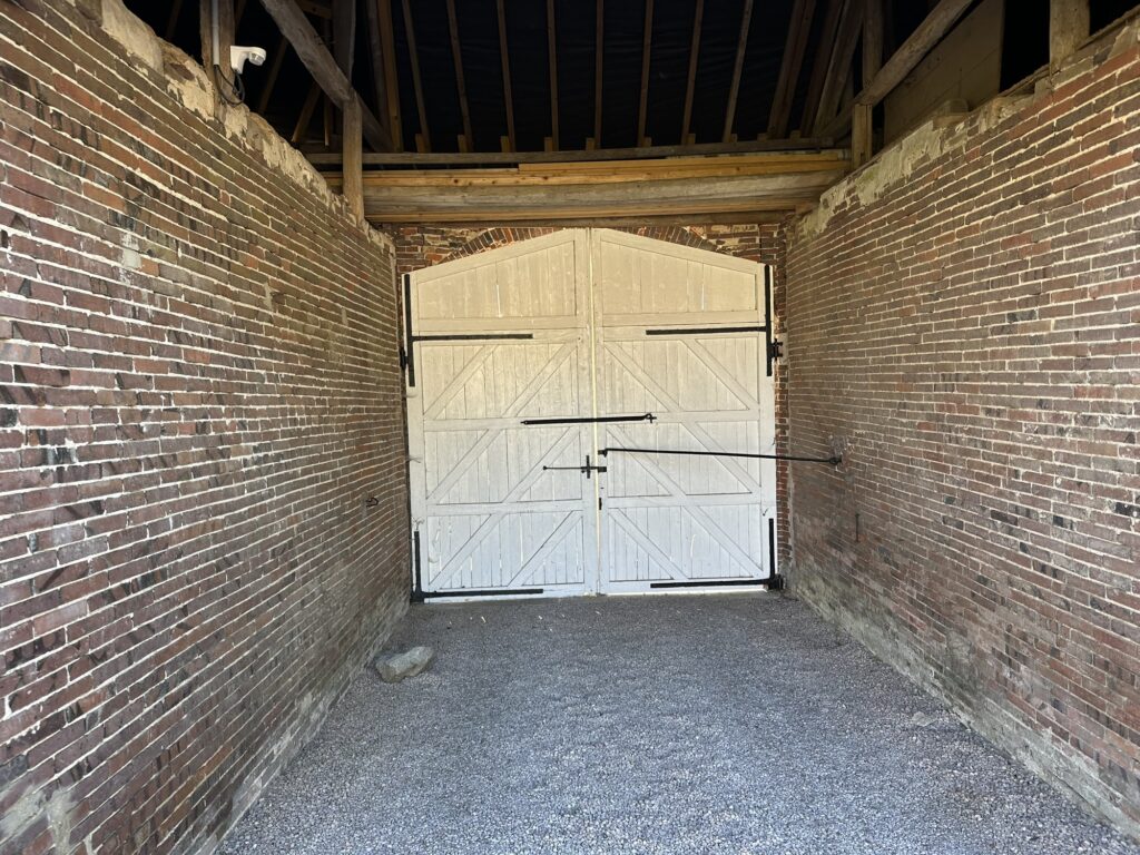 The old door to get out of the clergy house's walls.