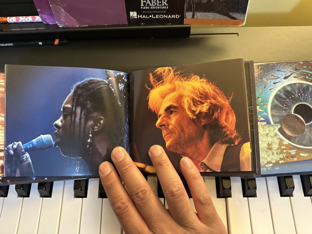 Nice concert photos from Pink Floyd's Pulse